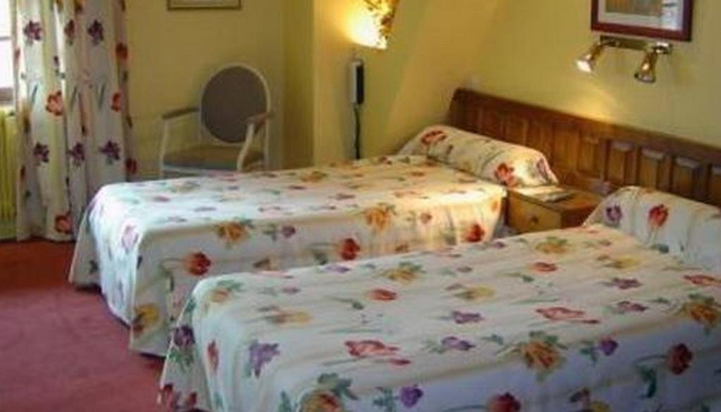 Le Ratelier Hotel Montaigut-sur-Save Bilik gambar